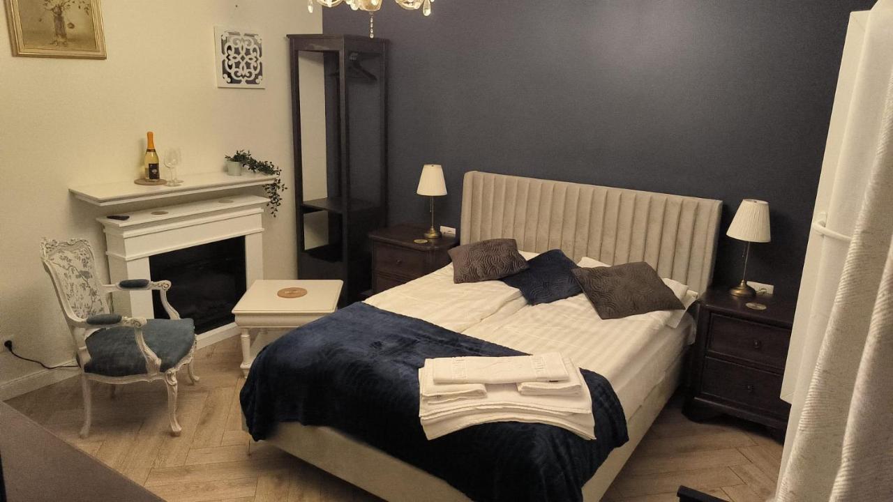 Appartamento Luxury Airport Retreat Cluj-Napoca Esterno foto