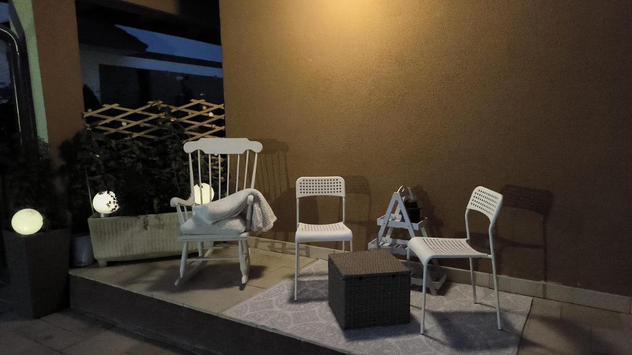 Appartamento Luxury Airport Retreat Cluj-Napoca Esterno foto