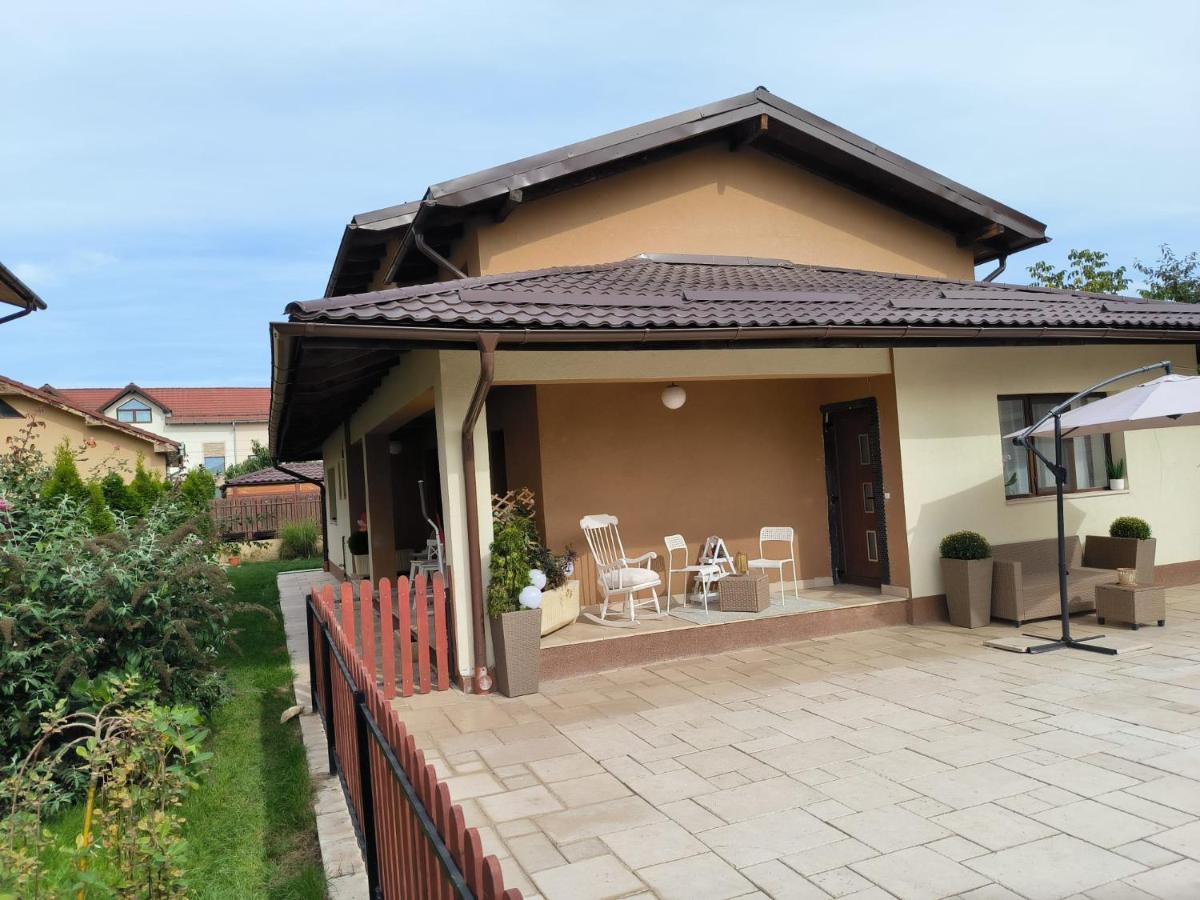 Appartamento Luxury Airport Retreat Cluj-Napoca Esterno foto
